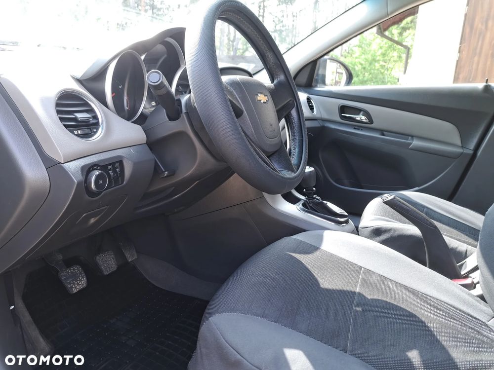 Chevrolet Cruze 1.6 Base - 7
