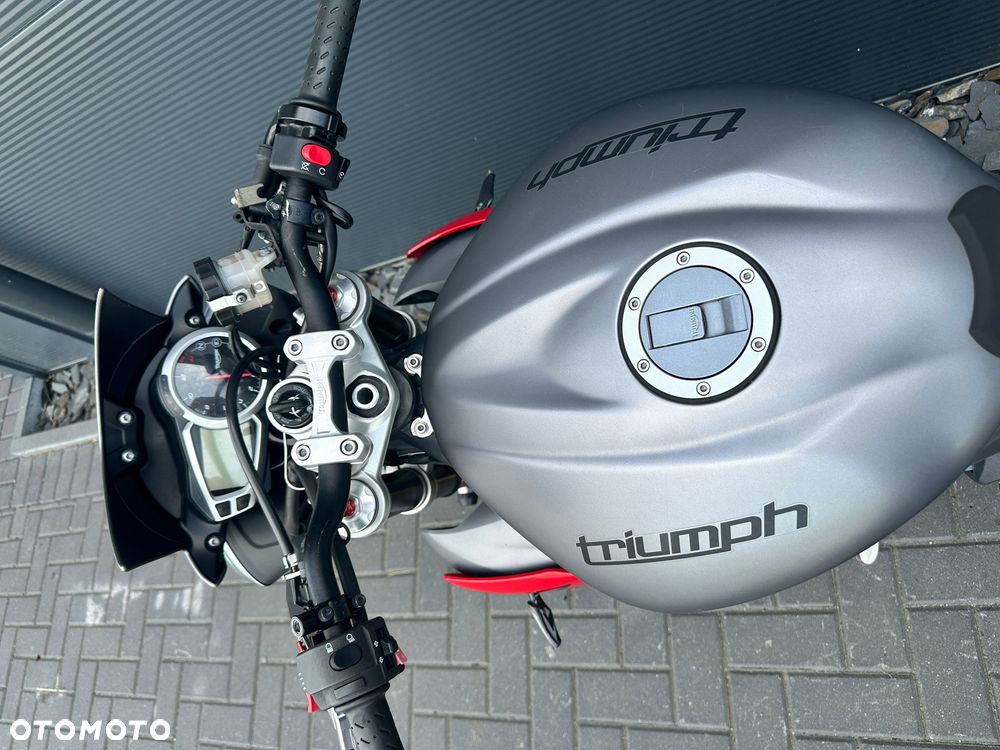 Triumph Street Triple - 6