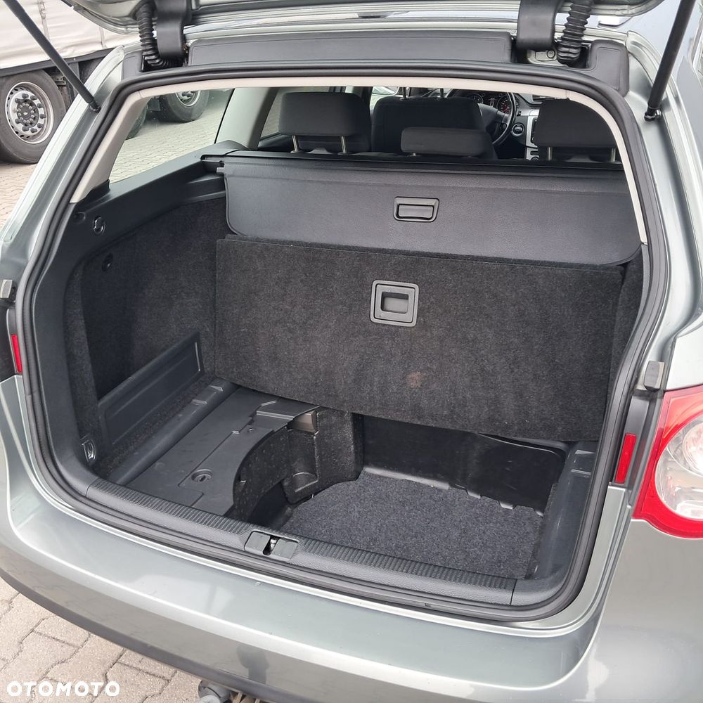 Volkswagen Passat - 15