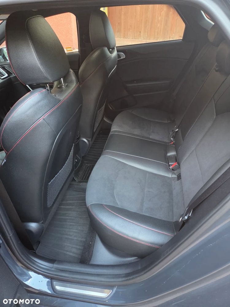 Kia ProCeed 1.6 T-GDI GT DCT - 10