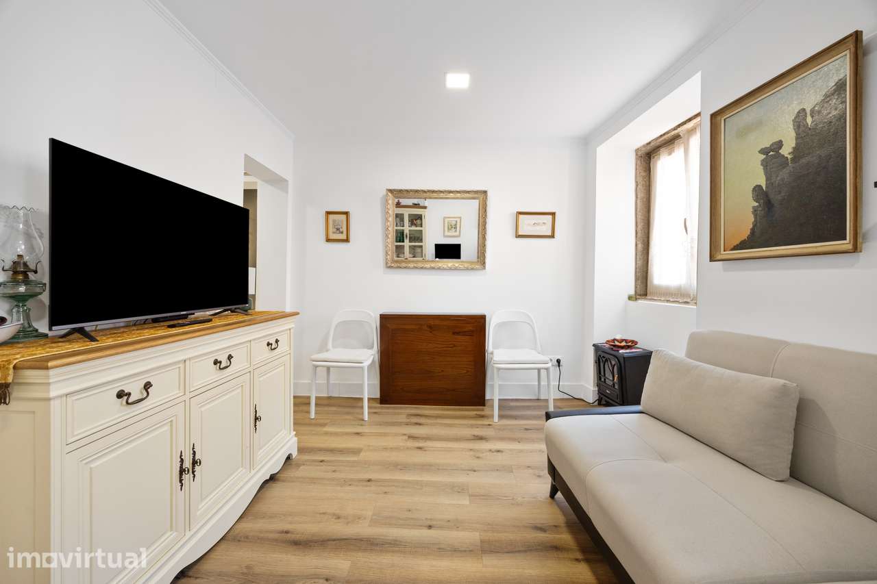 Charmoso T1 Renovado por Arquitetos no Coração do Bairro Alto! - Grande imagem: 4/25