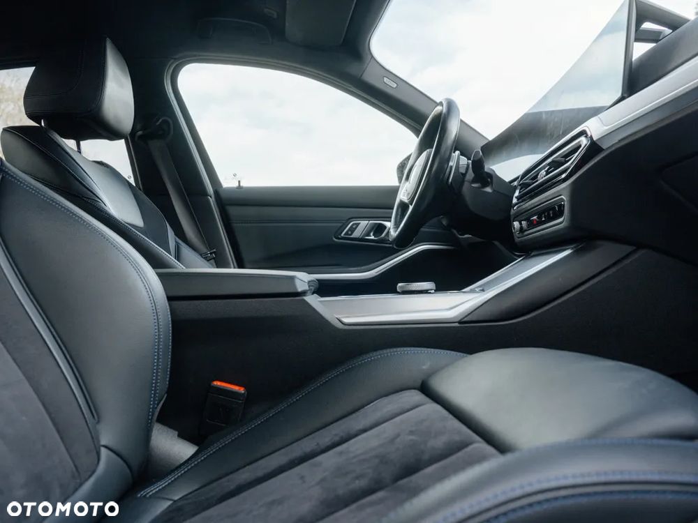 BMW Seria 3 320d xDrive mHEV M Sport - 11