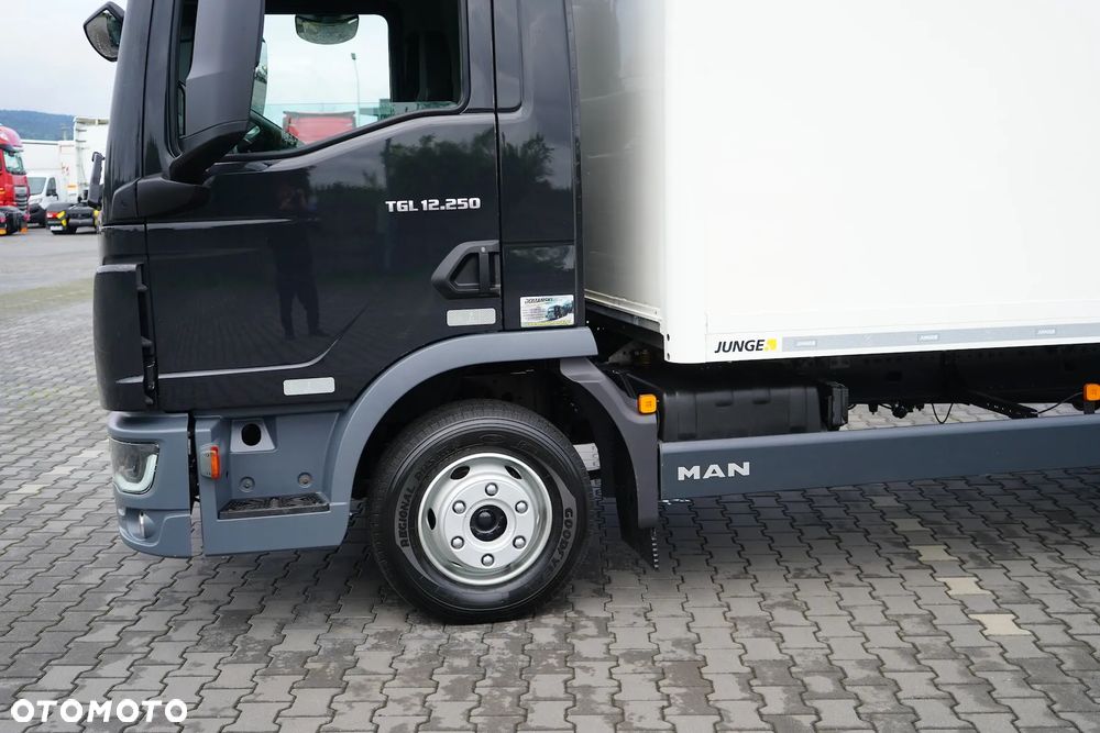 MAN TGL / 12.250 / ACC / EURO 6 / KONTENER + WINDA / 20 PALET - 24