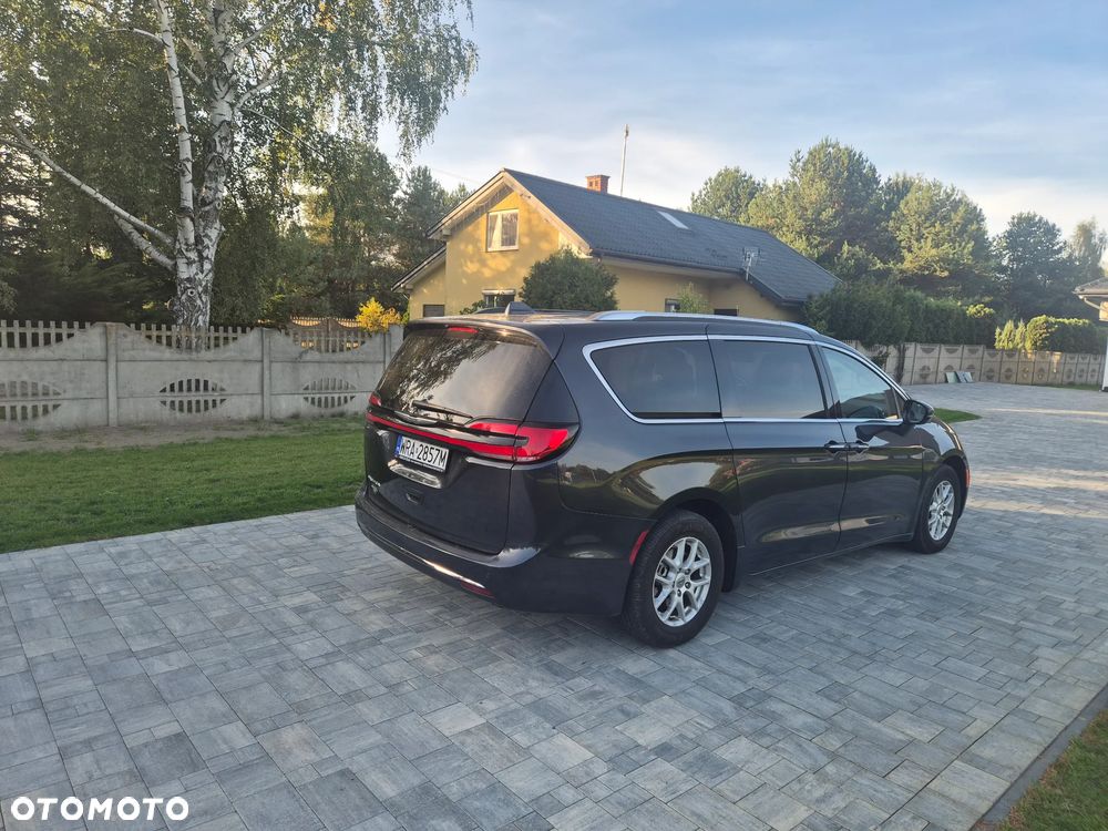 Chrysler Pacifica - 5