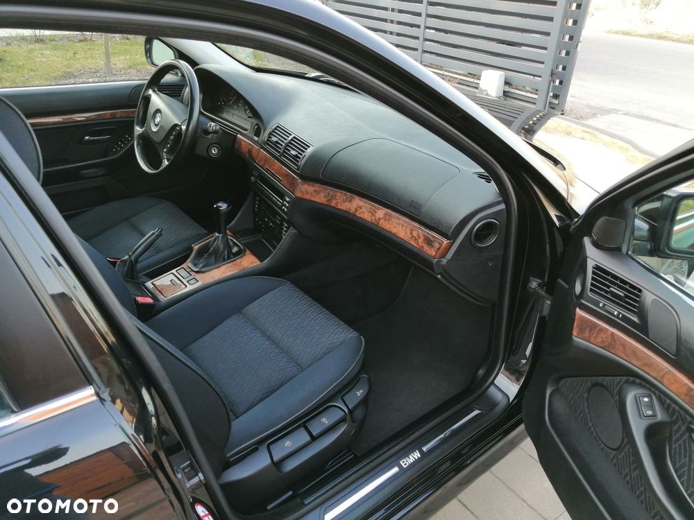 BMW Seria 5 520i Touring - 15