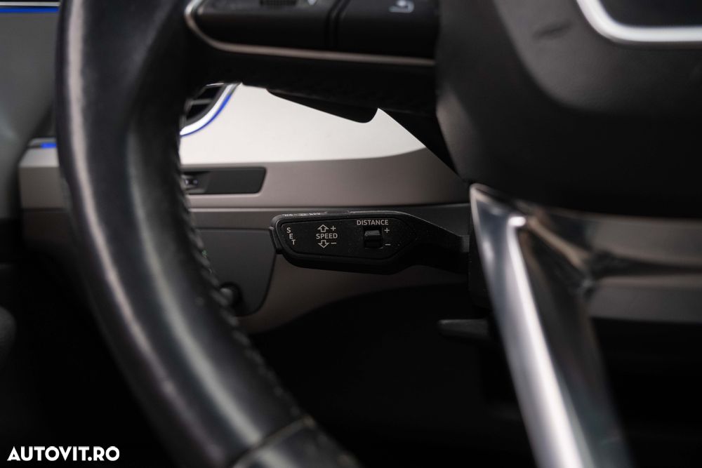 Audi Q7 ver-25t-awd-chequered-flag - 16