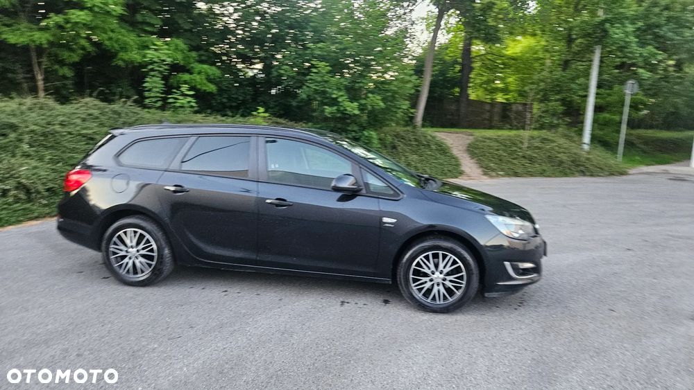 Opel Astra 1.4 Turbo 150 Jahre - 10