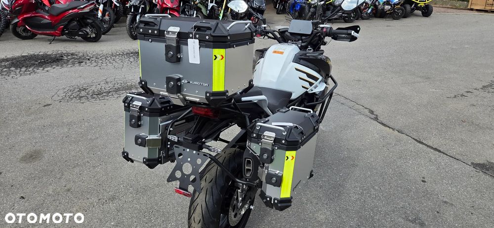QJMOTOR SRT900S - 14