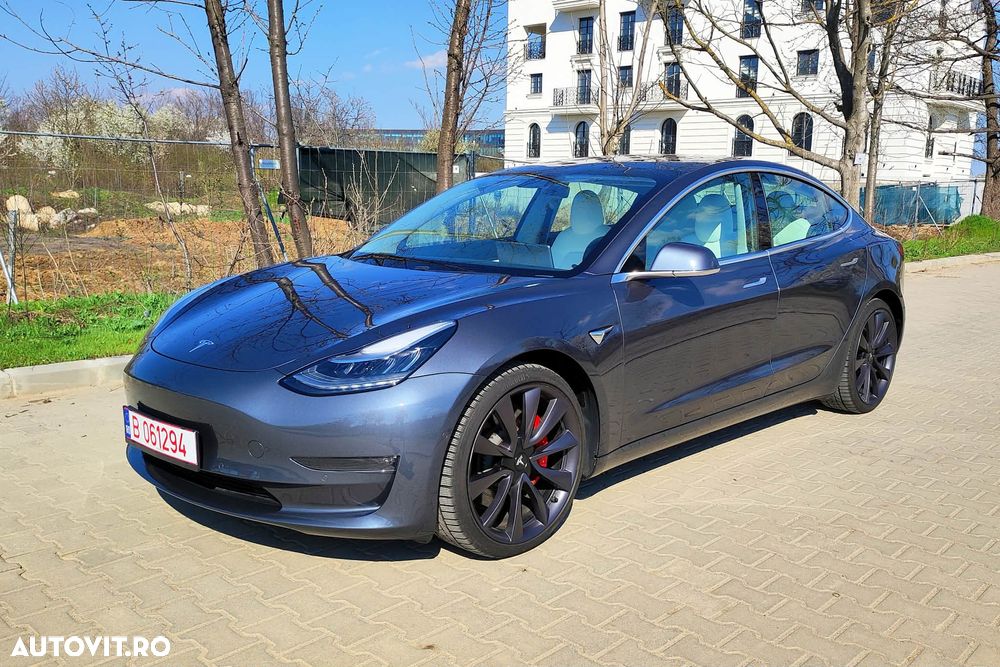 Tesla Model 3 - 3
