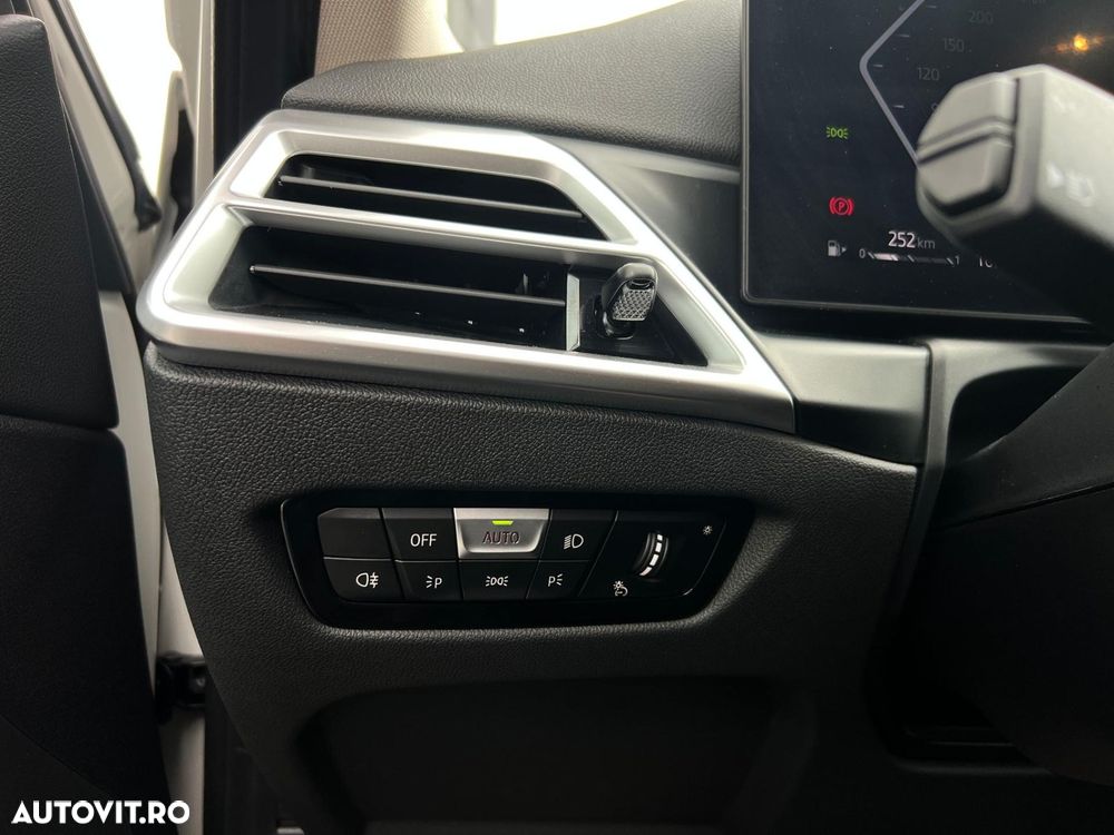 BMW Seria 3 318d AT MHEV - 36