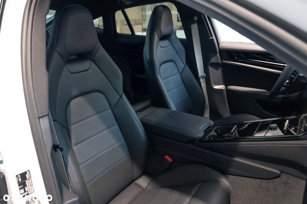 Porsche Panamera 4 E-Hybrid PHEV - 31