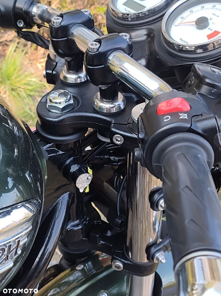 Triumph Thruxton - 11
