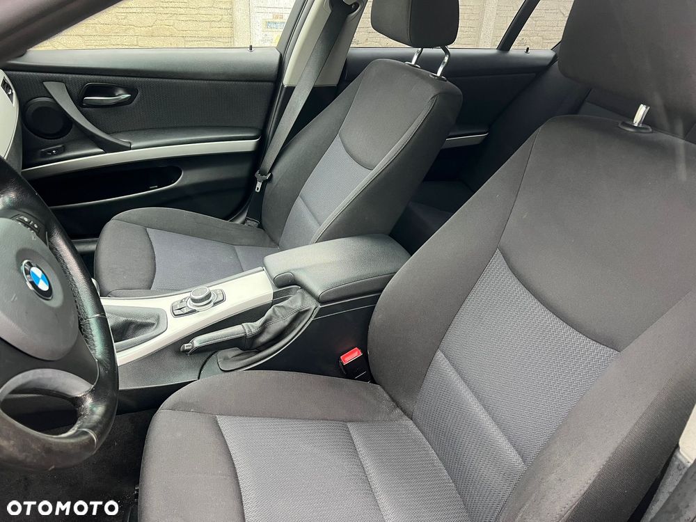 BMW Seria 3 318d DPF Edition Exclusive - 13