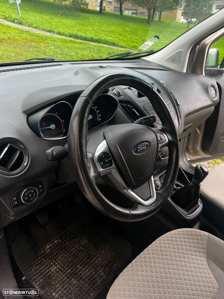 Ford Tourneo Courier 1.6 TDCi Titanium - 21