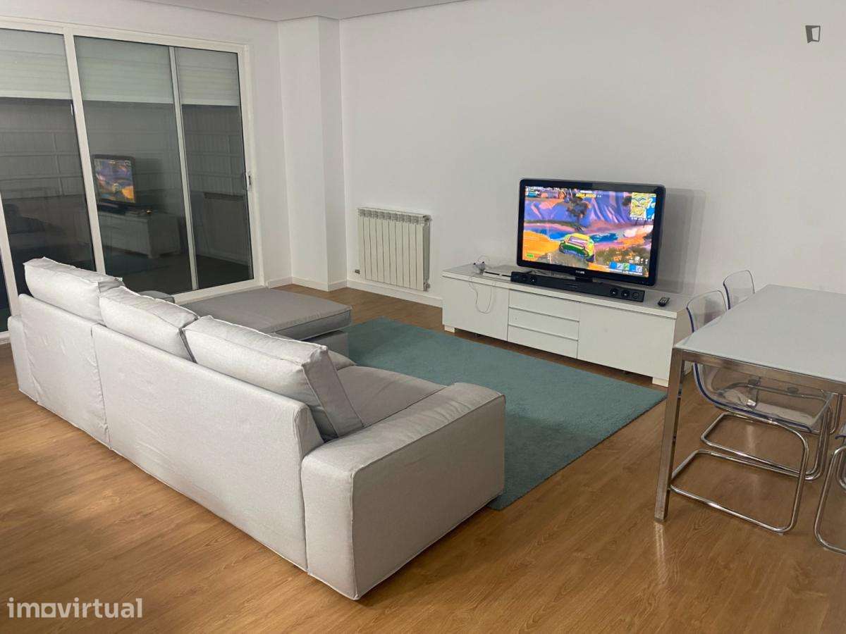 Quarto - localizado em Setubal - Grande imagem: 5/6