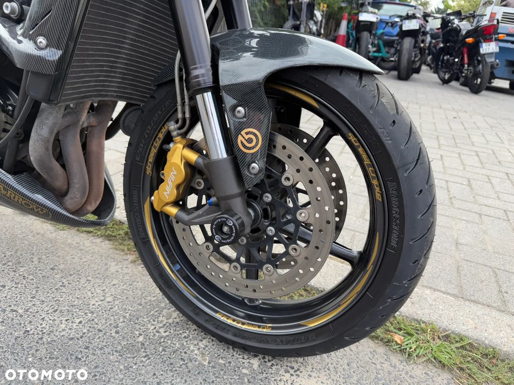 Triumph Street Triple - 24