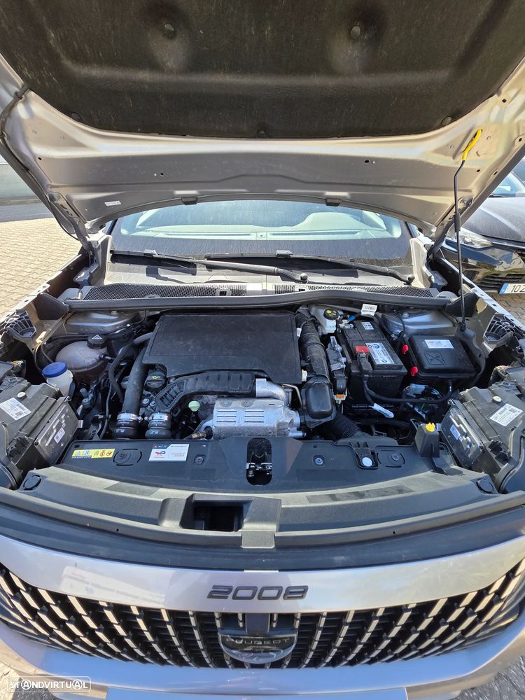 Peugeot 2008 PureTech 130 EAT8 GT - 12