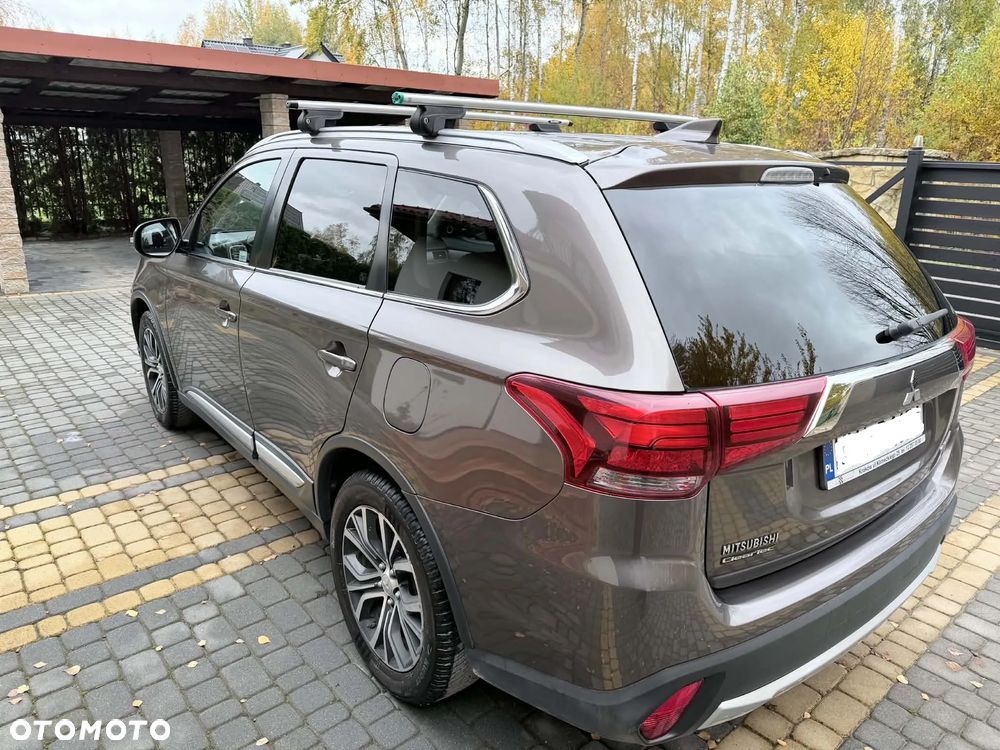 Mitsubishi Outlander - 8