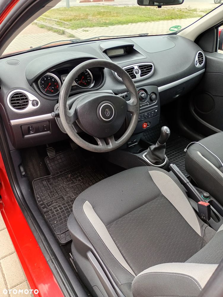 Renault Clio 1.2 16V Alize - 15