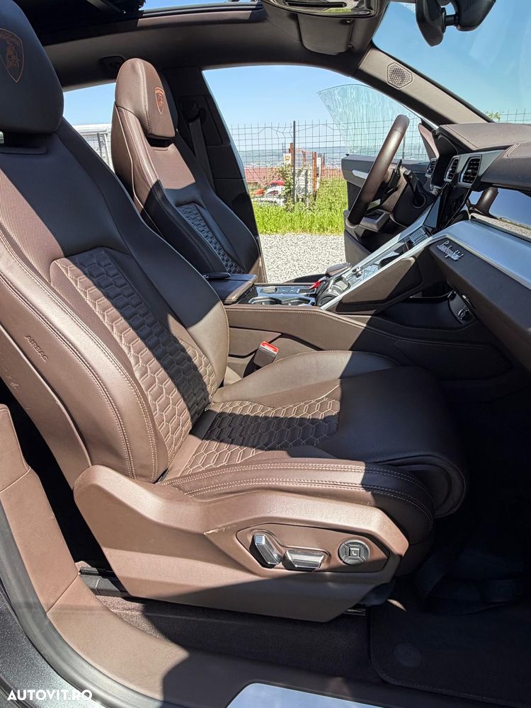 Lamborghini URUS Standard - 18