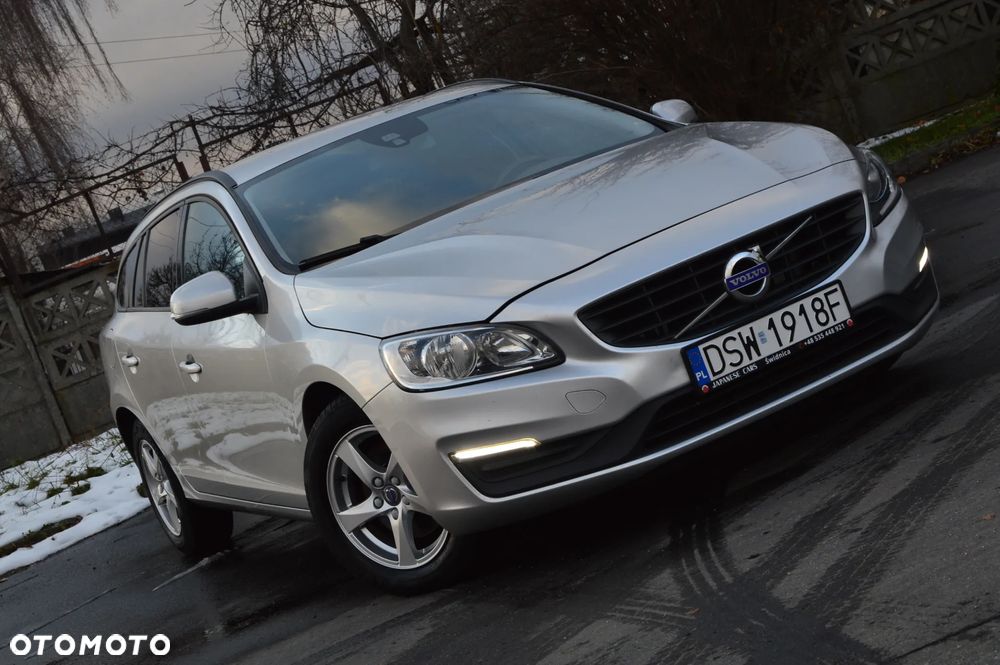 Volvo V60 D4 Geartronic Momentum - 2