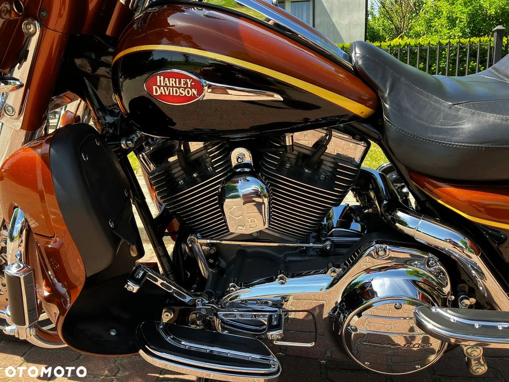 Harley-Davidson FLHTCU Ultra - 11
