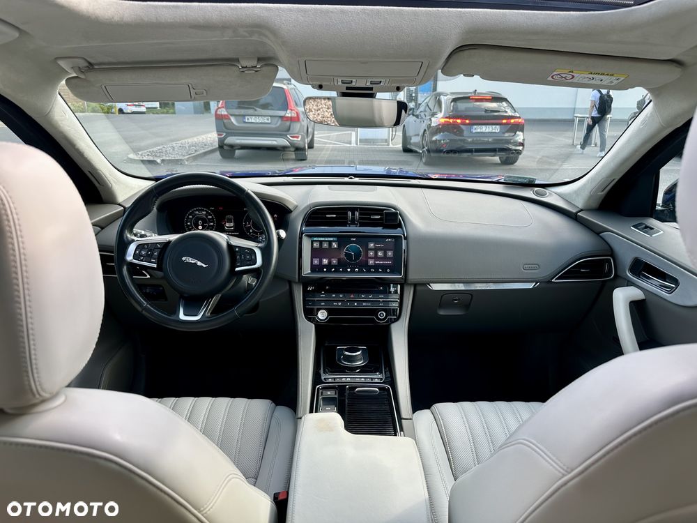 Jaguar F-Pace 2.0 i4D AWD Prestige - 11