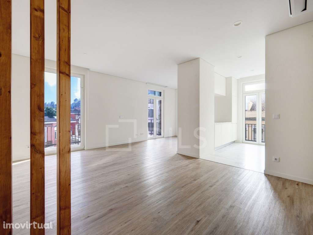 Apartamento T2 com varanda e estacionamento, nas Amoreiras - Grande imagem: 3/35