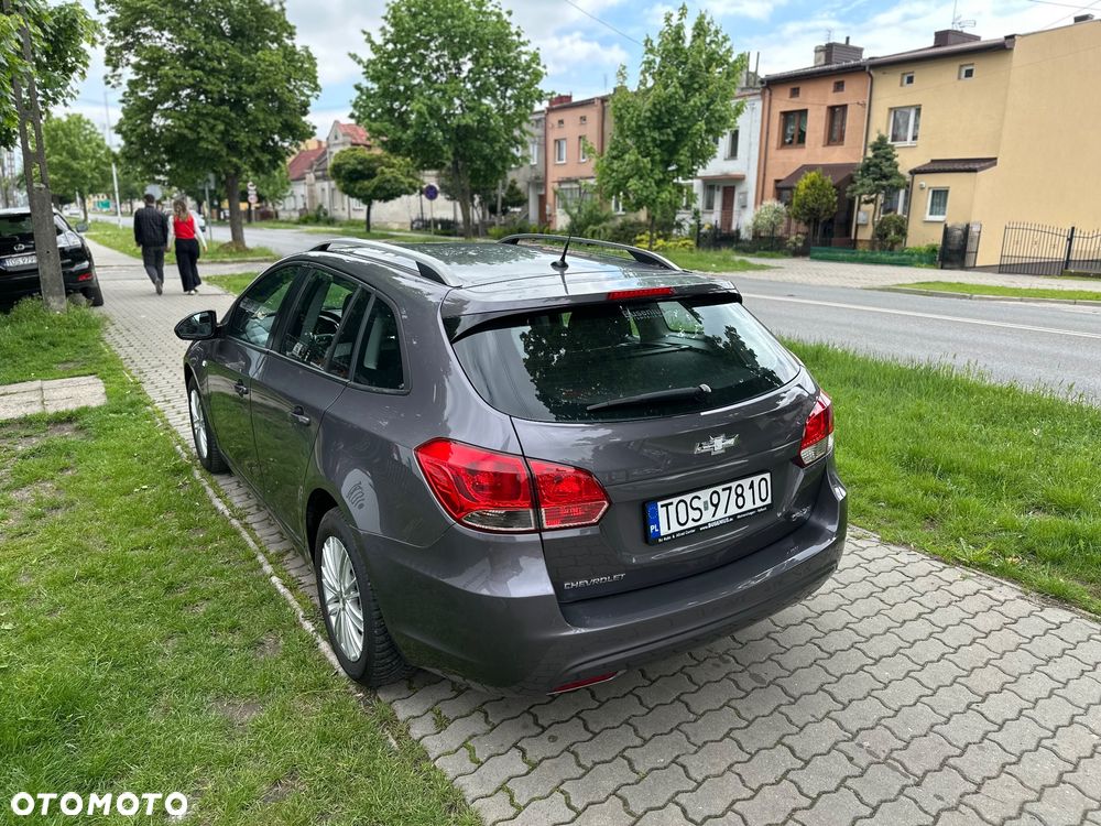 Chevrolet Cruze 1.6 LT - 12