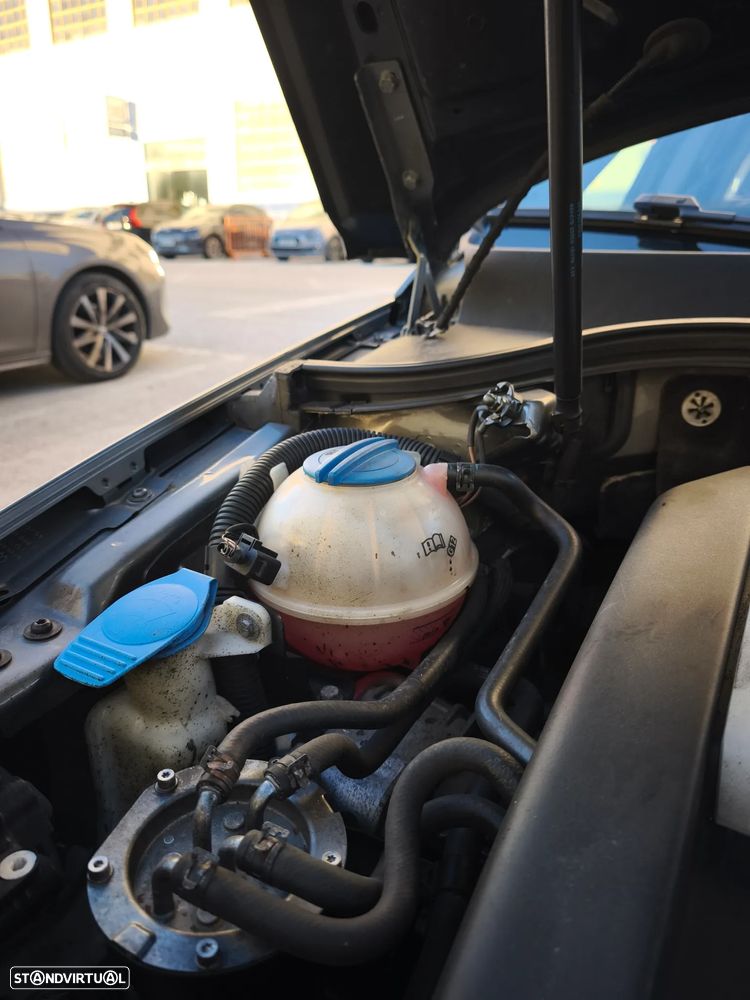 VW Passat Variant 2.0 TDi Confortline - 15