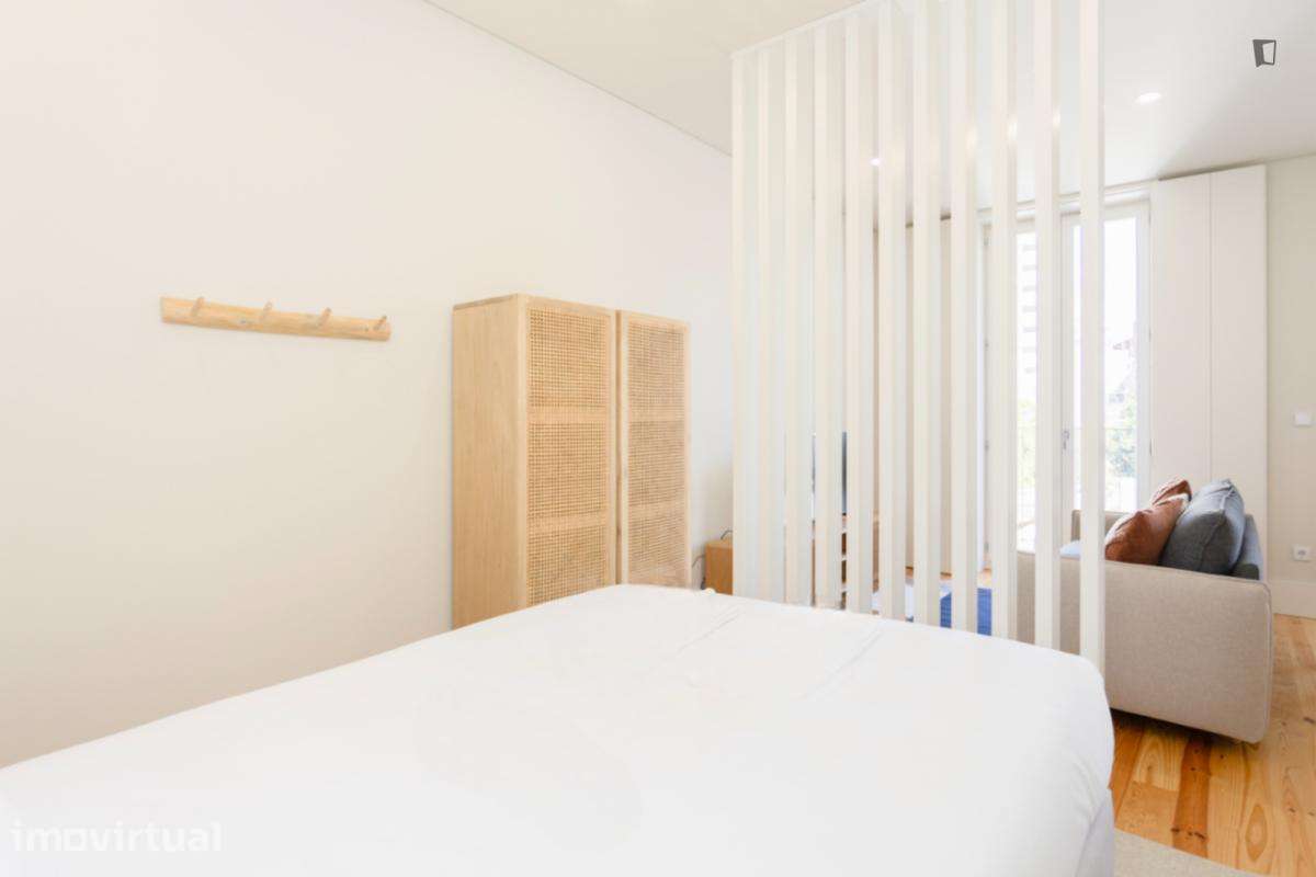 Apartamento com 1 quartos - localizado em Santo Ildefonso Porto - Grande imagem: 2/18