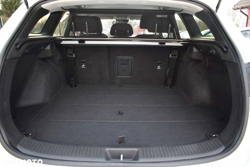 Hyundai i30 1.5 T-GDI 48V-Hybrid DCT Prime - 11