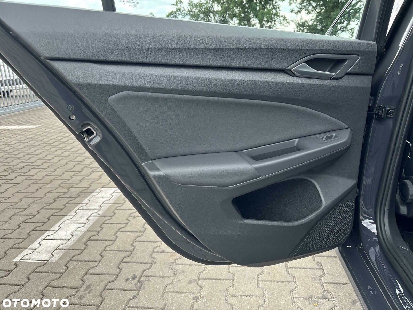 Volkswagen Golf VIII 1.0 TSI Life - 12