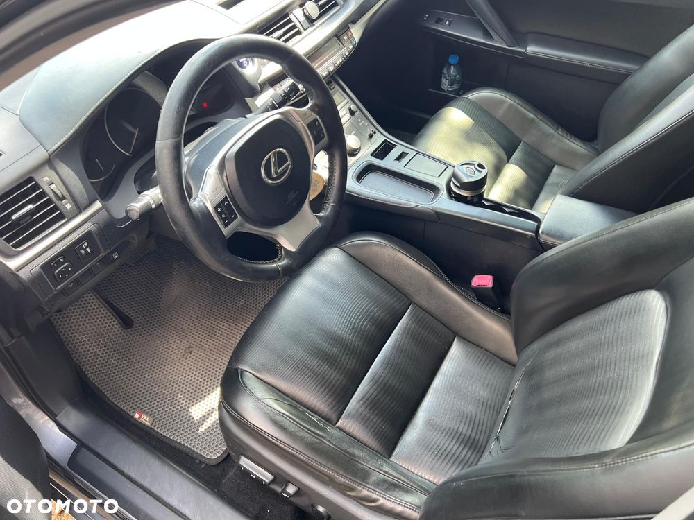 Lexus CT - 8