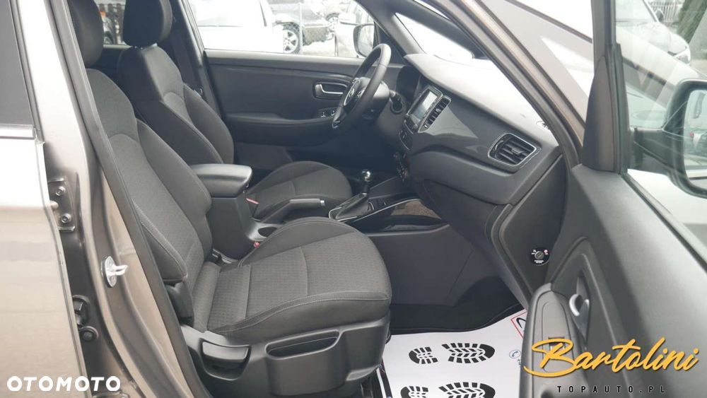 Kia Carens - 17