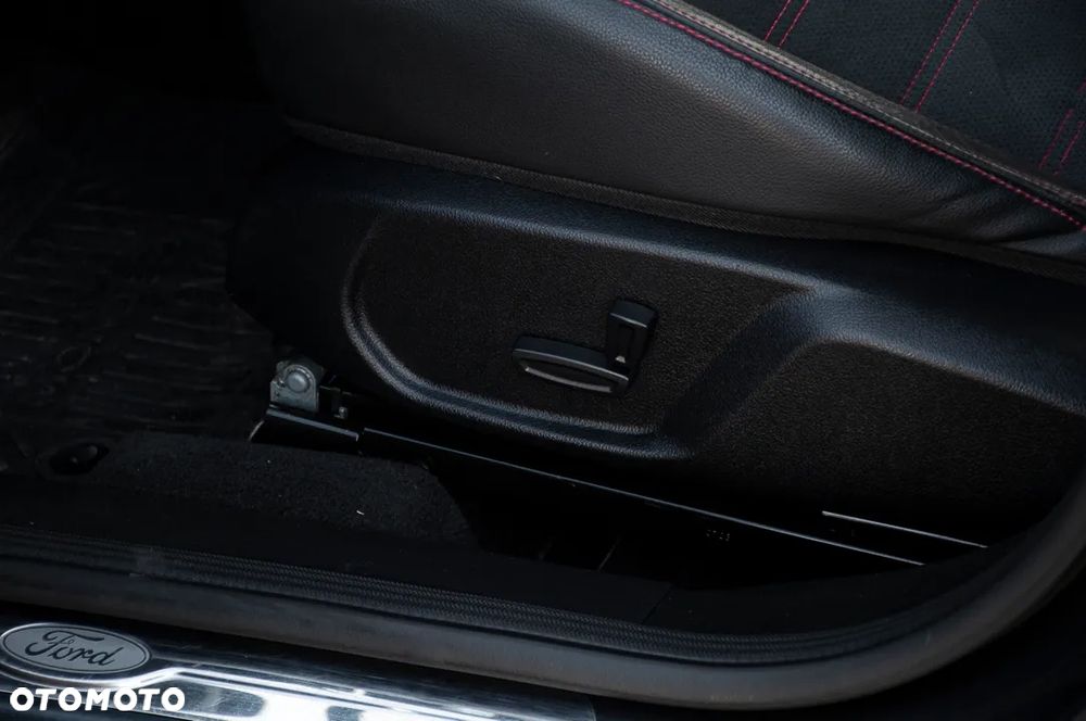 Ford Mondeo SW - 38