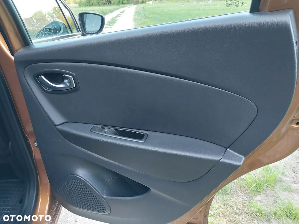 Renault Captur ENERGY TCe 120 Elysee - 22