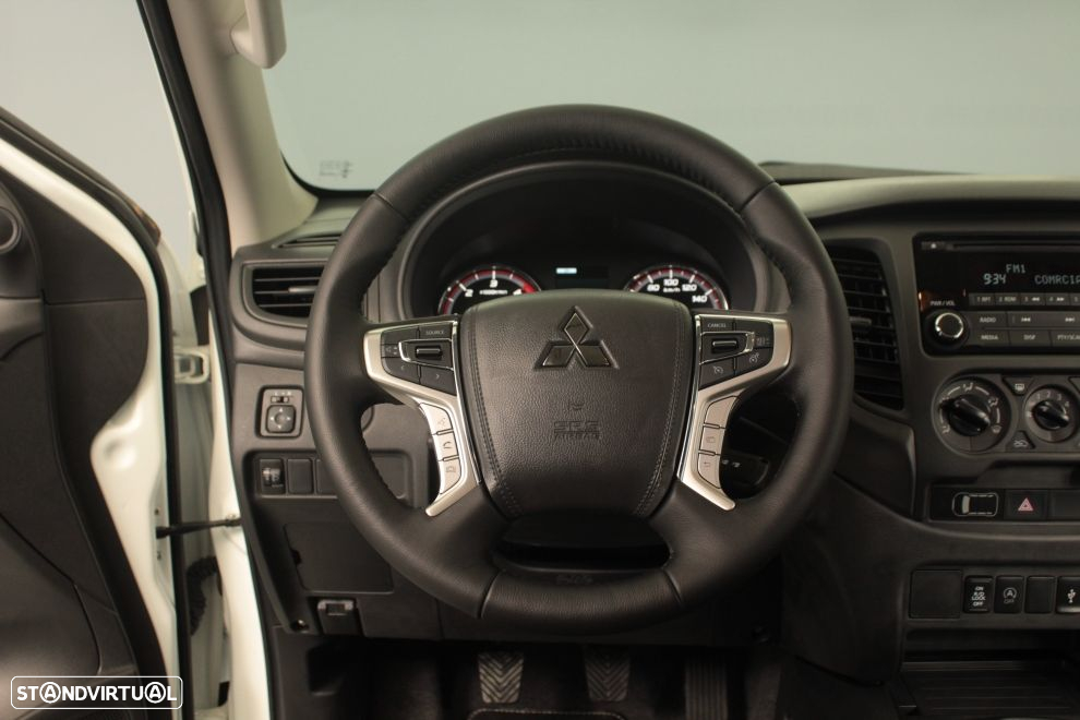 Mitsubishi L200 2.3 DI-D CD Invite 4WD - 16