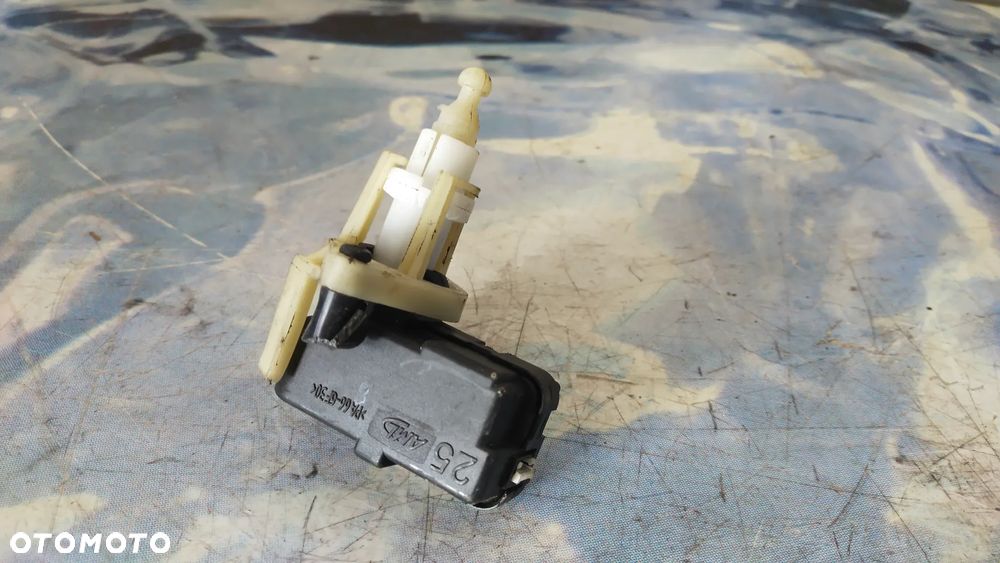 SILNICZEK REGULACJI LAMPY 1Q0941295 VW AUDI SKODA