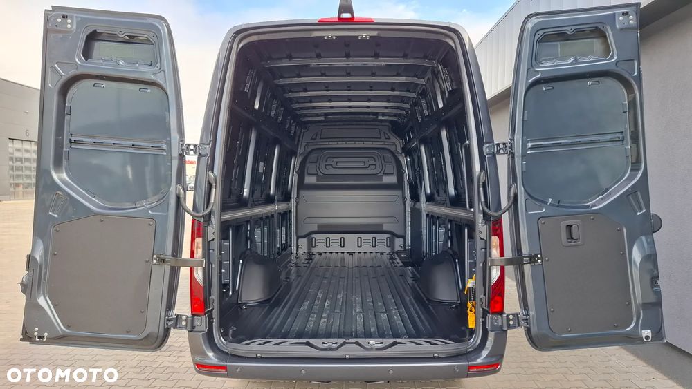 Mercedes-Benz Sprinter - 26