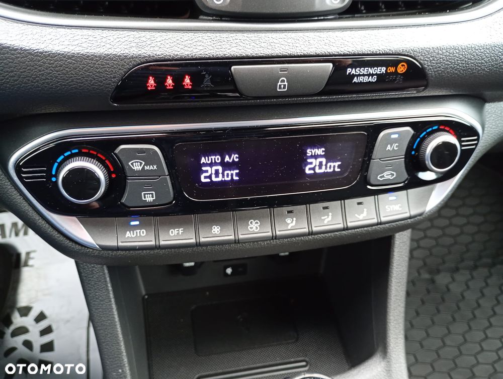 Hyundai i30 1.6 CRDI DCT EDITION 30 - 19