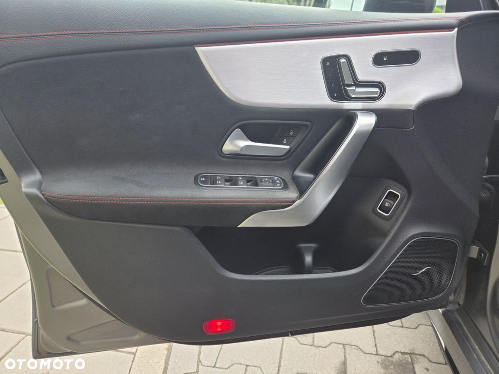 Mercedes-Benz CLA - 22