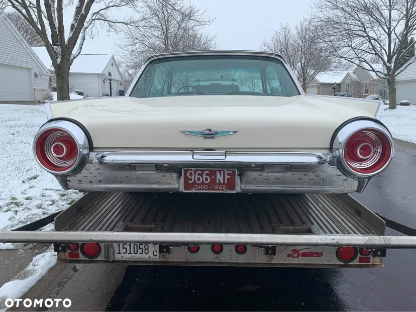 Ford Thunderbird - 5