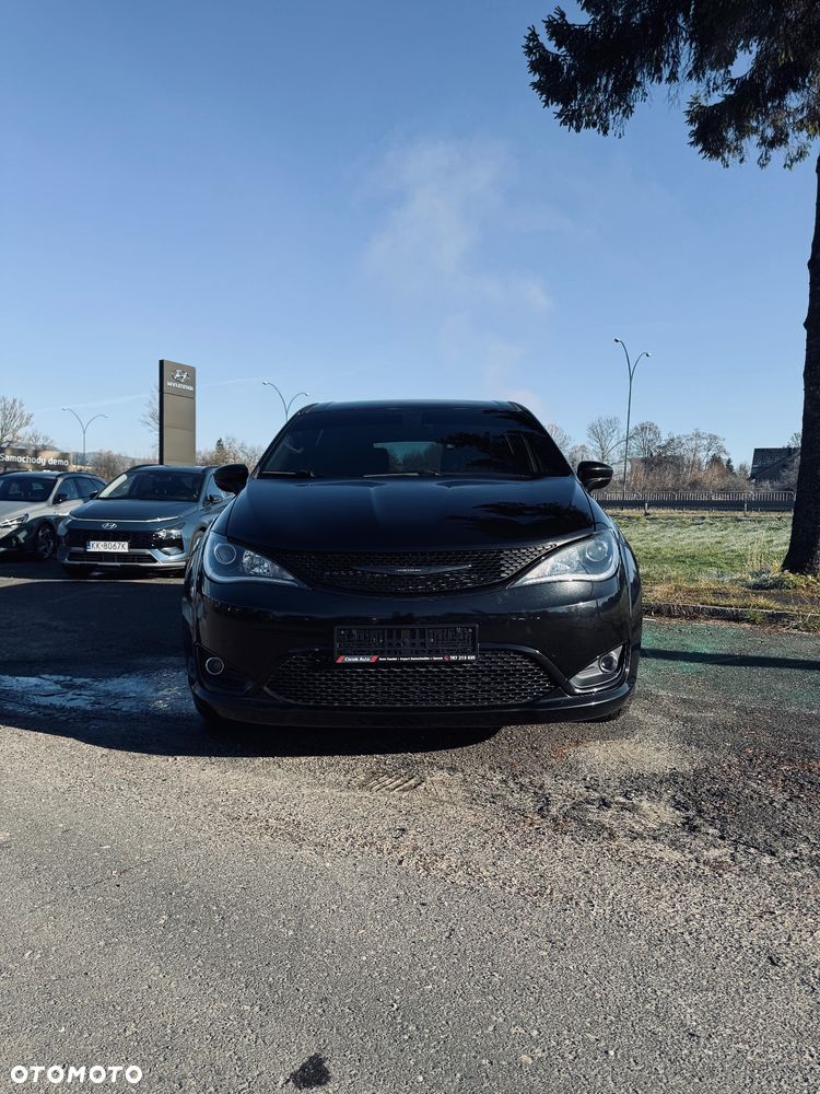 Chrysler Pacifica - 13