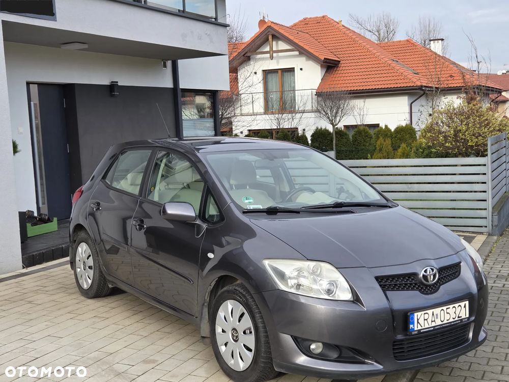 Toyota Auris 2.0 D-4D Sol - 1