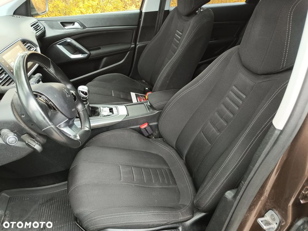 Peugeot 308 SW HDi FAP 150 Allure - 11