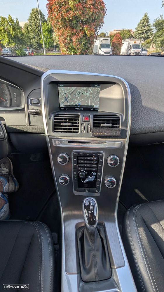 Volvo XC 60 D4 Geartronic Momentum - 10