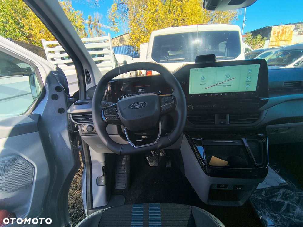 Ford Tourneo Custom - 16