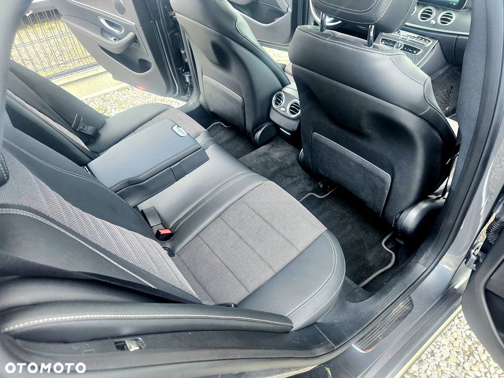 Mercedes-Benz Klasa E 220 d 4-Matic All-Terrain - 39