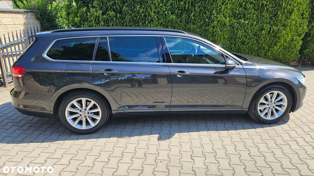 Volkswagen Passat - 11